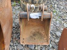Image of 18" Digger Bucket 125mm Ears 180mm Centres 35mm Pins