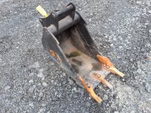 Image of Hardlife Bucket 18inch wide | 45mm Pins | 205mm Ears | 340mm Centres