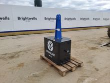 Image of New Holand 800 KG Tractor Weight