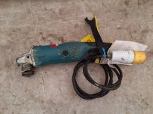 Image of Makita Ga5021/1 125Mm Angle Grinder 110V 1.69Kg