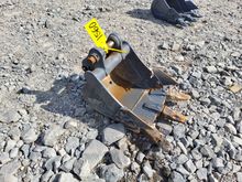 Image of Bucket 14in Wide, 30mm Pins, 95mm Ears, 95mm Centres