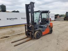 Image of Toyota 02-8FGF25 Counterbalance Forklift