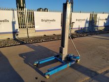 Image of Genie SLA-10 Material Lift