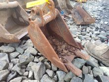 Image of Bucket - 240mm Wide | 20mm Pins | 100mm Ears | 80mm Centres