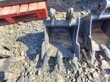 Image of 350mm Bucket, 30mm pins, 95mm ears & 90mm centres