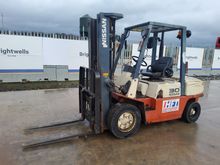 Image of Nissan 30 Forklift