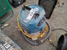 Image of Makita Industrial Hoover