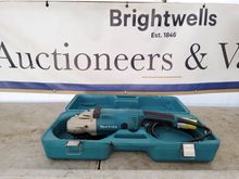 Image of Makita GA9020 Angle Grinder