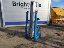 Image of Genie SLA-20 Material Lift