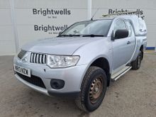 Image of MITSUBISHI L200 4LIFE CLUB CAB DI-D Pick-up