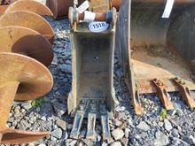 Image of CAT 11" Excavator Bucket 135mm Ears 165mm Centres 35mm Pins