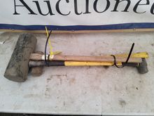 Image of 2x Sledge Hammer, 1x Mallet