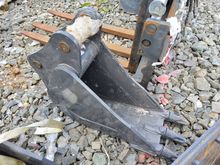 Image of Bucket 1ft Wide, 45mm Pins, 145mm Ears & 245mm Centres