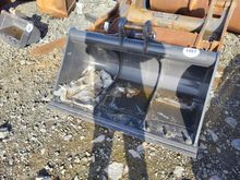 Image of Bucket 4ft Wide, 45mm Pins, 145mm Ears & 245mm Centres