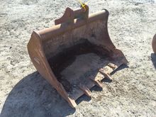 Image of Bucket - Width: 42in | Pins: 50mm | Ears: 250mm | Centres: 310mm