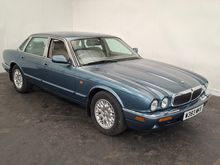 Image of 2000 Jaguar XJ8 Auto