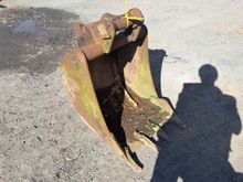 Image of Bucket - Width: 2ft | Pins: 60mm | Ears: 170mm | Centres: 300m