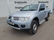 Image of MITSUBISHI L200 4LIFE CLUB CAB DI-D Pick-up