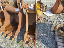 Image of 1ft 6T Trenching Bucket 170mm Ears 290mm Centres 50mm Pins