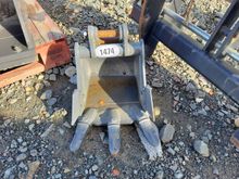 Image of Bucket 14inch Wide, 30mm Pins, 95mm Ears & 90mm Centres