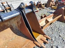 Image of 18" Excavator Bucket 250mm Ears; 420mm Centres; 65mm Pins