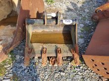 Image of Rhinox 2ft Excavator Bucket 105mm Ears 135mm Centres 30mm Pins