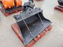 Image of Hardlife 040-HT 52" Twin Ram Tilt Bucket to suit Takeuchi