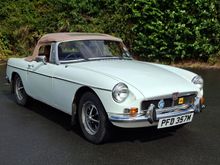 Image of 1973 MGB Roadster