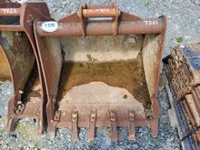 Image of 36" Bucket 50mm Pins 295mm Centres