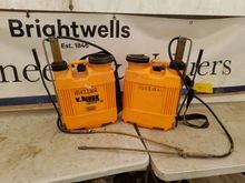 Image of Volpi V Black Comfort 12L 2x Backpack Sanitizers