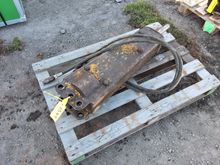 Image of JCB 1 T Breaker Pins 30mm | Ears 110mm | Centres 90mm/160mm