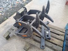 Image of Hardlife 040-MG Manual Grapple to suit Takeuchi