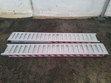 Image of Set Of 8' Aluminium Trailer Ramps