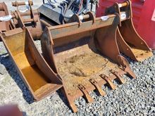 Image of Whites 3ft Excavator Bucket 170mm Ears 345mm Centres 45mm Pins