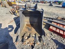 Image of 100mm Bucket, 65mm pins, 255mm ears & 360mm centres