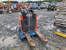 Image of Linde Powered Pallet Truck