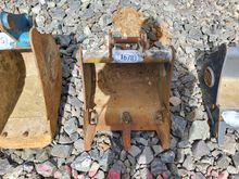 Image of 18" Bucket 30mm Pins 120mm Ears 115mm Centres