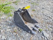 Image of Bucket 17in Wide, 35mm Pins, 150mm Ears, 200mm Centres