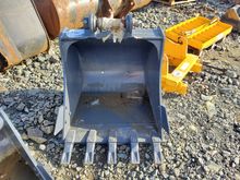 Image of Bucket 80cm Wide, 50mm Pins, 200mm Ears & 300mm Centres