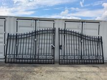 Image of 20ft Pair Of Metal Gates - Plain Design