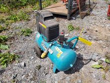 Image of Makita AC1300 Air Compressor