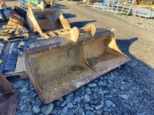 Image of Grading Bucket - Width 150mm, Pins 65mm, Ears 270mm, Centres 595mm