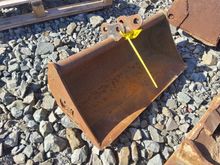 Image of 29" Bucket 25mm Pins 100mm Ears 90mm Centres