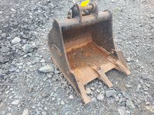 Image of Strickland Digging Bucket 460mm Width | 25mm Pins  | 95mm Ears | 100mm Centres