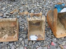 Image of 4ft Bucket 30mm Pins 120mm Ears 120mm Centres