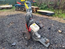 Image of Cubb 100 Moss Sweeper