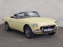 Image of 1973 MGB Roadster