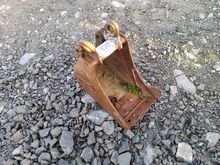 Image of 10in Width Bucket - 30mm Pins, 100mm Ears, 130mm Centres