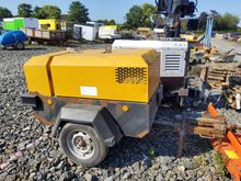 Image of Trailed Compressor With Deutz Engine