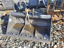 Image of Bucket 4ft Wide, 45mm Pins, 145mm Ears & 245mm Centres